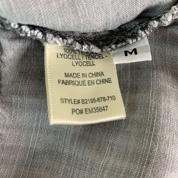 Bella Dahl frayed hem split back button down gray chambray - Picture 11 of 12